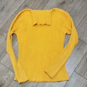 Retro yellow turtleneck